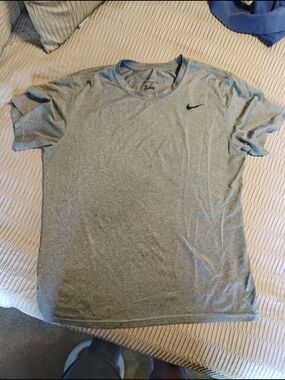 Nike Men’s Legend Gray Dri-FIT Crewneck Tee